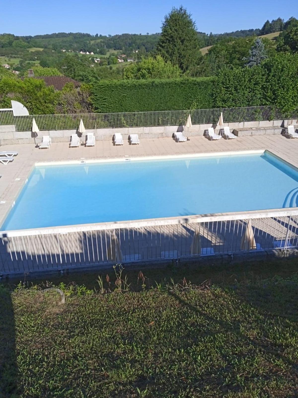 Le N5 Des Hauts De Sarlat Apt Duplex Clim, Piscine, Parking ภายนอก รูปภาพ